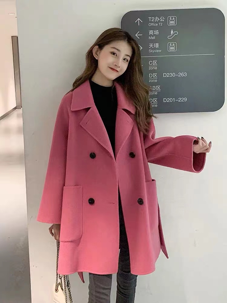 雜款女裝呢子大衣外套有貨處理全清價(jià)15元一件.可分貨，聯(lián)系電話微信18316681347