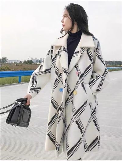 雜款女裝水貂絨外套款式貨源多多批發價16元一件，適合任何市場，掃一掃微信圖片二維碼